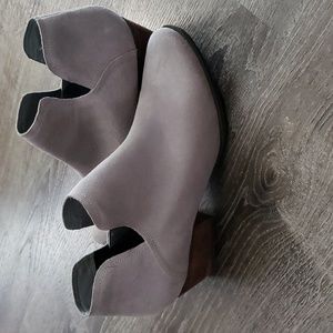 Blondo Gray Suede Waterproof  Pull on Bootie Sz 11